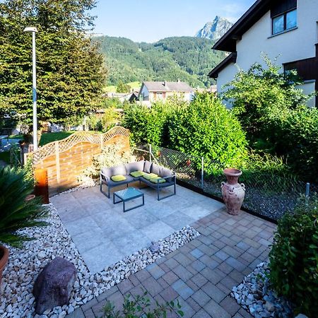 Zimmer Mit Eigenem Badezimmer Nafels Exterior photo