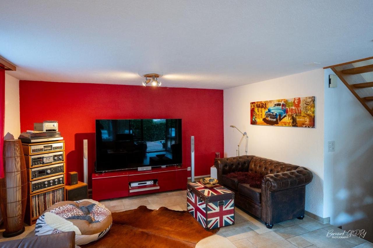 Zimmer Mit Eigenem Badezimmer Nafels Exterior photo