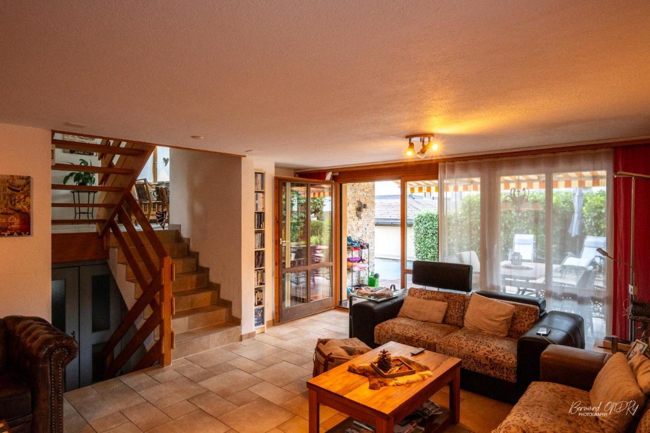 Zimmer Mit Eigenem Badezimmer Nafels Exterior photo