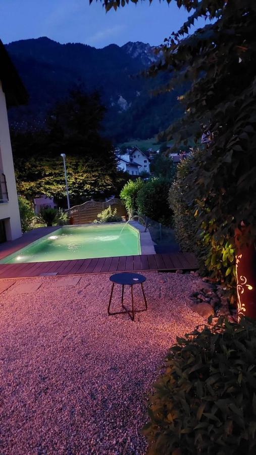 Zimmer Mit Eigenem Badezimmer Nafels Exterior photo